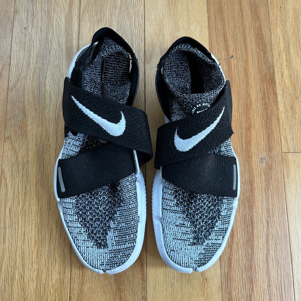 Nike free run Motion flyknit 2017 black white size 5